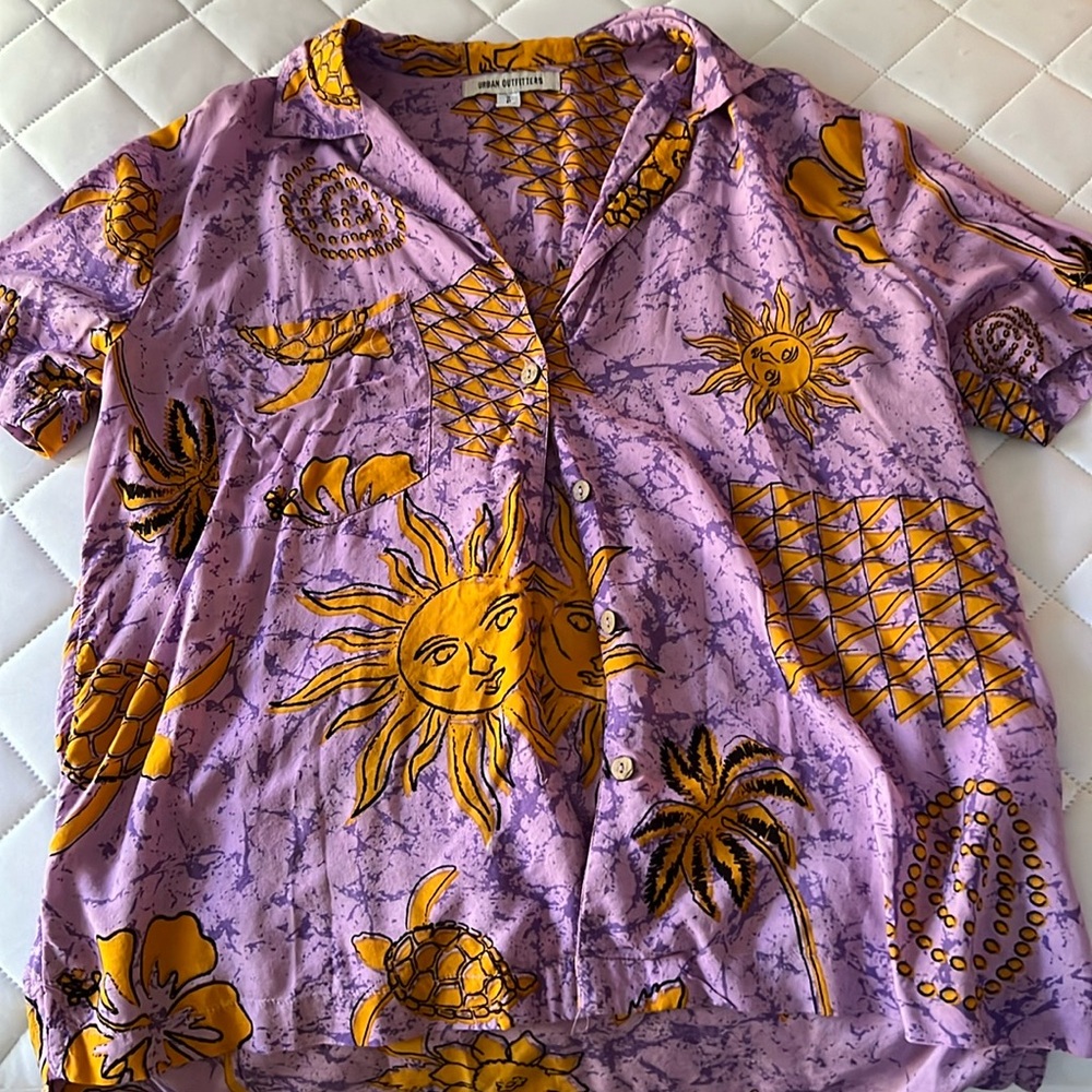 urban outfitters hawaiin t shirt button down